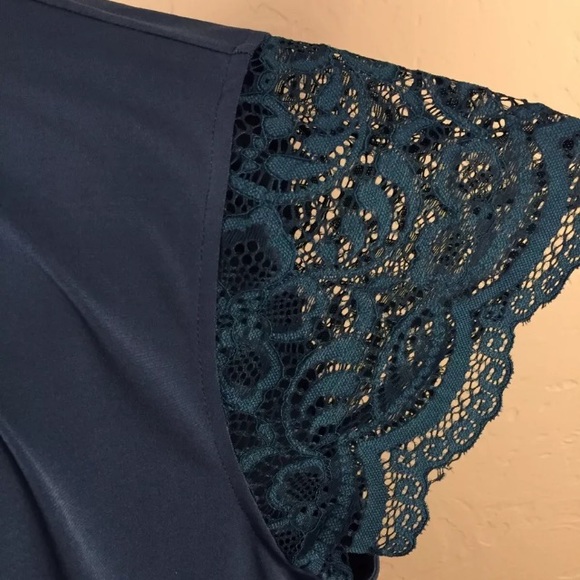 NWT Torrid Teal Lace Sleeves Plus size 2 top - Picture 6 of 6